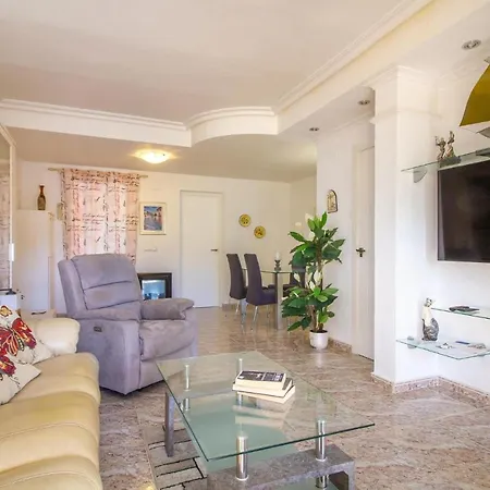 Holiday home In With Kitchen *